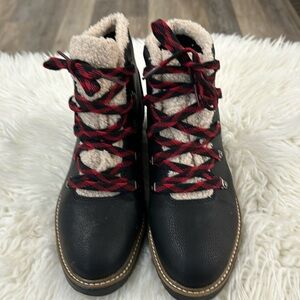 DR SCHOOLS ANKLE BOOTS WATERPROOF SIZE 7.5